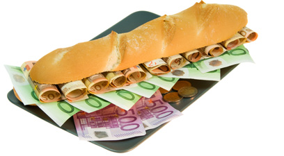 Un antreprenor român face peste 500.000 € din sandvişuri