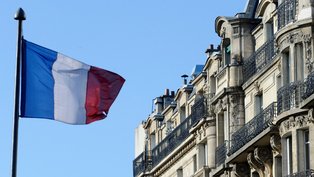 Fitch: ratingul AAA atribuit Franţei este în pericol