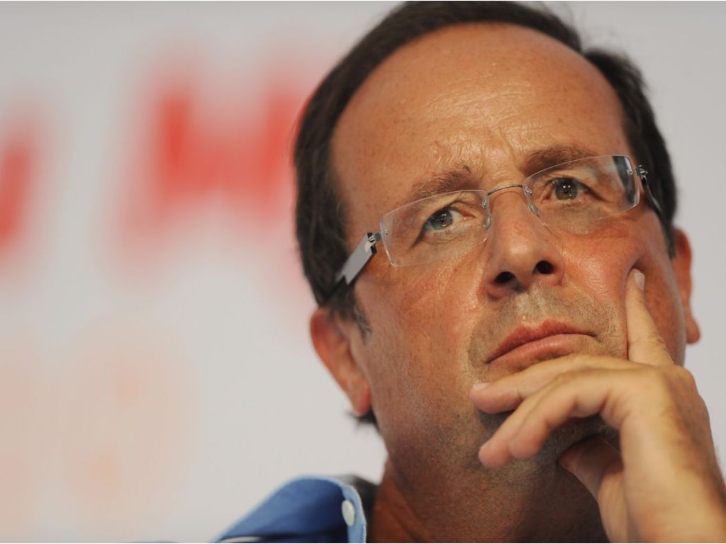 François Hollande: BCE trebuie să contribuie la fondul de salvare