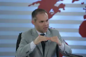 Daniel Funeriu: „Ministerul Educaţiei şi Ministerul Comunicaţiilor lucrează la realizarea platformei eLearning”