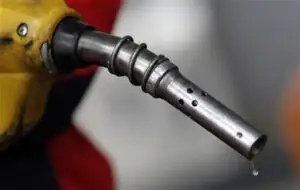 Petrom şi Rompetrol au scumpit benzina cu 9 bani/litru. Cea mai scumpă costă peste 6 lei