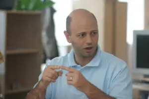 Radu Georgescu a mai marcat un exit. Şi-a vândut divizia imobiliară israelienilor de la Euromall