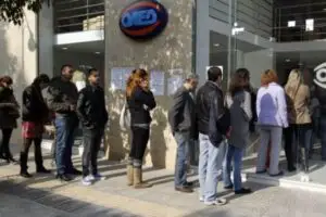 Rata şomajului în Grecia a ajuns în martie la nivelul record de 21,9%