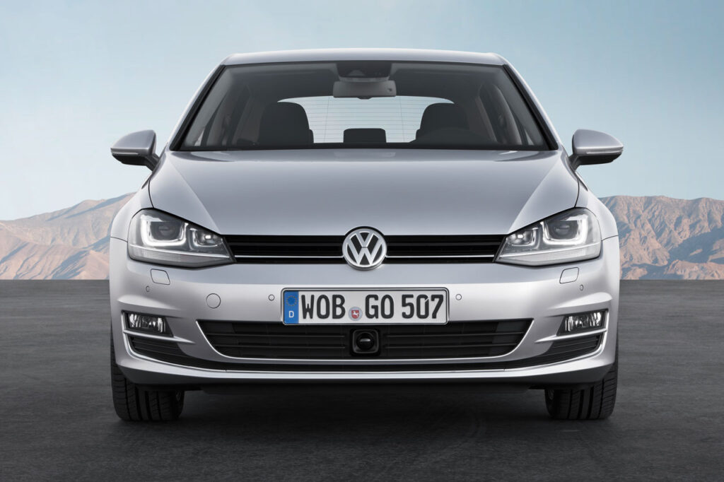 Volkswagen Golf este ”Maşina anului 2013 în Europa”