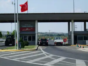 Grecia nu renunţă la proiectul de construire a unui zid contra imigranţilor