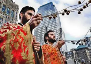 Criza grecească zguduie BISERICA din temelii: Ies la iveală tot mai multe fraude „binecuvântate”