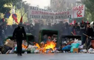 S&P: Grecia, cu o treaptă deasupra falimentului