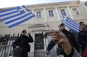 Peste 4.000 de greci datorează statului 14,9 miliarde de euro