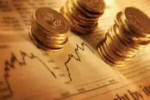 Economia Greciei se va contracta anul acesta cu 3,9%, peste estimările anterioare