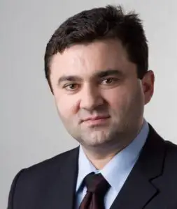 Daniel Guzu a lansat pe piaţă prima vopsea fără miros