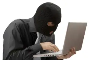 Şeful securităţii informatice a guvernului american capitulează în faţa hackerilor