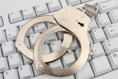 42 de persoane acuzate de fraudă informatică. SRI ajută la prinderea infractorilor