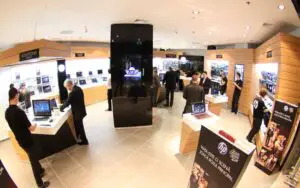 Vânzări peste aşteptări pentru magazinul HP operat în parteneriat cu Altex