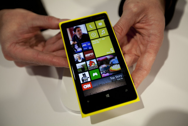 Microsoft pregăteşte propriul smartphone