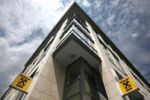 Fitch retrogradează patru bănci din Ungaria: CIB, K&H, Erste şi Raiffeisen