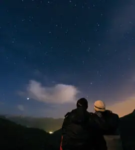 Un asteroid care se apropie de Pământ va putea fi observat cu binoclul