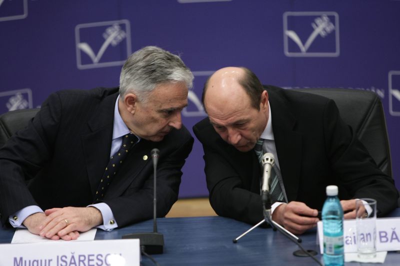 Traian Băsescu: Nu putem vorbi încă despre o criză. Oamenii politici trebuie să fie prudenți și responsabili