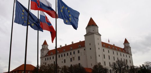 Slovacia va elimina din 2013 cota unică de impozitare de 19%