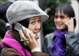 Peste 900 de milioane de chinezi au un telefon mobil