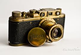 Un aparat foto Leica s-a vândut la licitaţie cu 528.000 euro