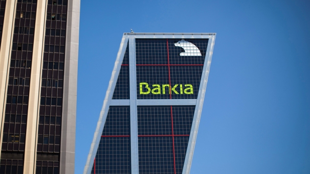 ACTIVE TOXICE. O bancă europeană SE PRĂBUȘEȘTE pe bursă