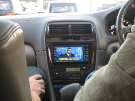 În Coreea de Sud automobiliştii se uită la TV în timpul mersului