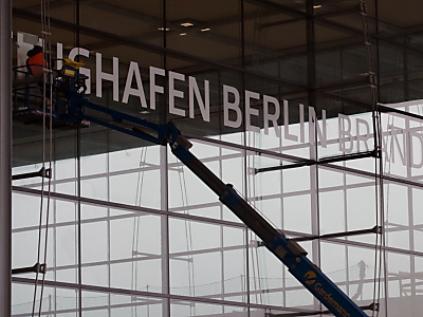 Compania care construia noul aeroport din Berlin se află în pragul falimentului