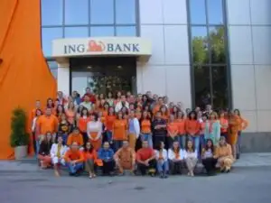 Deşi a înregistrat un profit net de 1,69 miliarde de dolari, ING renunţă la 2.000 de angajaţi