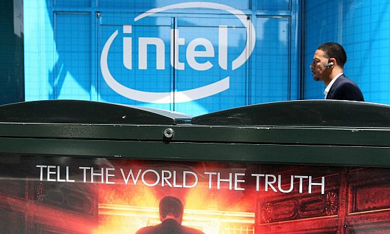 Intel investeşte 77 milioane de dolari în companii din 11 ţări