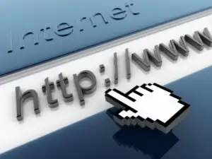 Internetul împlineşte, azi, 43 de ani