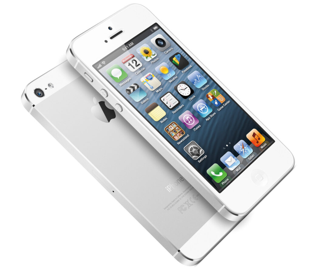 Apple va începe producţia de iPhone 5S luna aceasta