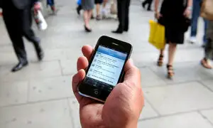 Descoperire şocantă: iPhone şi iPad înregistrează toate mişcările utilizatorilor fără ştirea lor