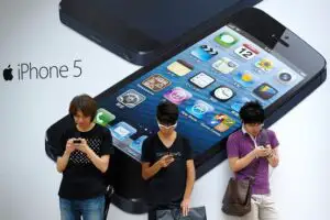 Sharp va furniza, de luna viitoare, ecrane pentru viitorul smartphone Apple