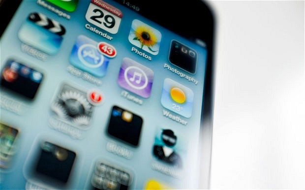 Apple va lansa mai multe telefoane low-cost