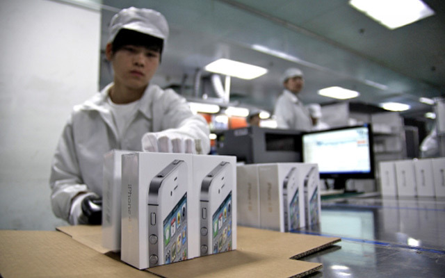 Preşedintele Foxconn recunoaşte că este greu să facă faţă cererii pentru iPhone