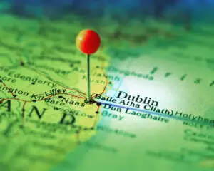 S&P lasă ratingul Irlandei în categoria investment grade