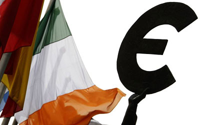 Irlanda: Parlamentul validează reducerea salariului minim