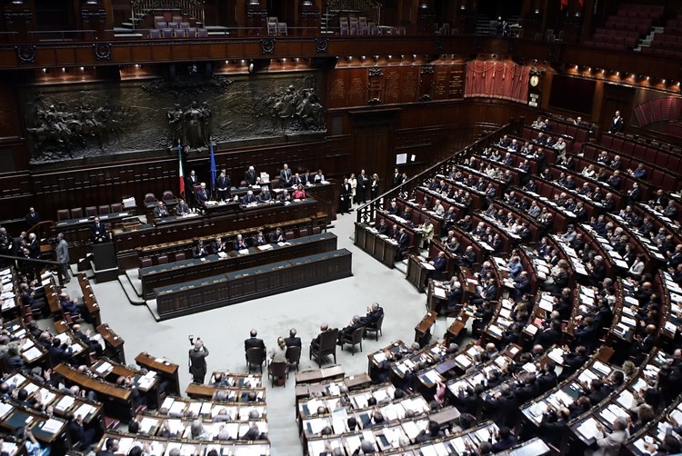 Parlamentarii care au cele mai mari salarii din Europa