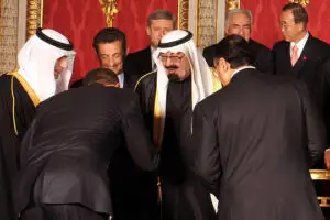 China intră agresiv în cea mai bogată țară arabă