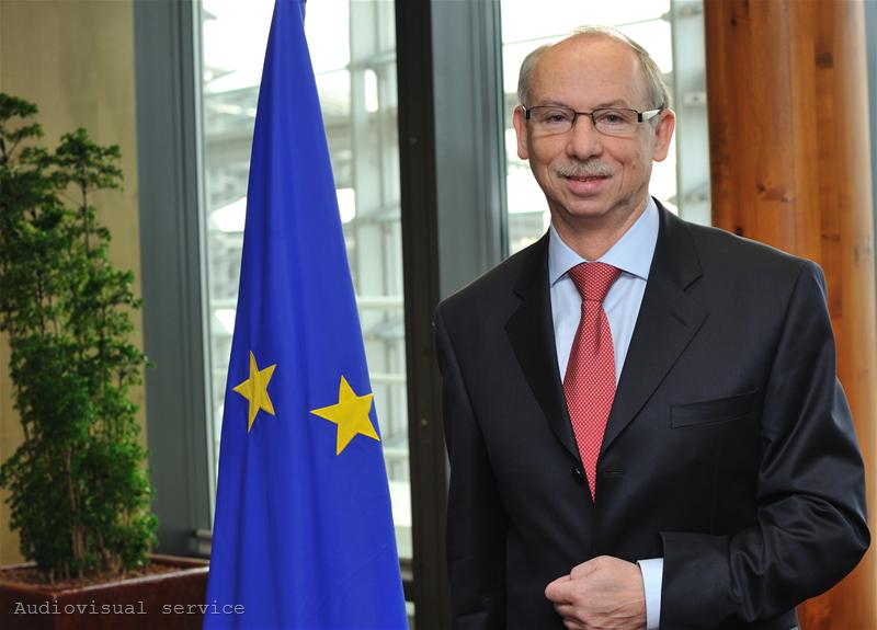 Bruxelles consideră că atacurile asupra euro îngreunează schiţarea viitorului UE
