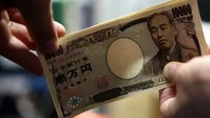 Japonia a majorat TVA-ul la 8%