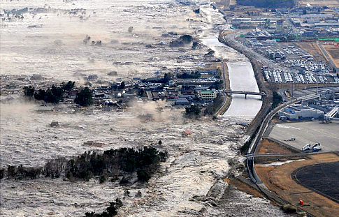 Cel mai îngrozitor clip cu tsunami-ul din Japonia