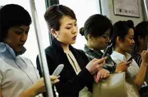 Americanii şi japonezii se uită cel mai mult la televizor?