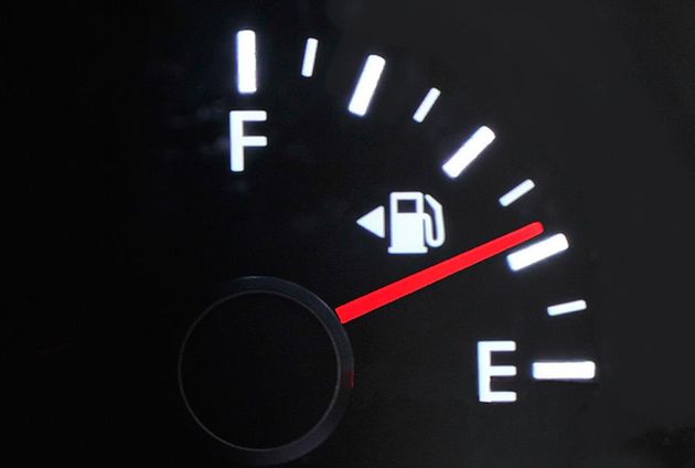 Preţul carburanților ia FOC. Află cum să economiseşti benzina și motorina!