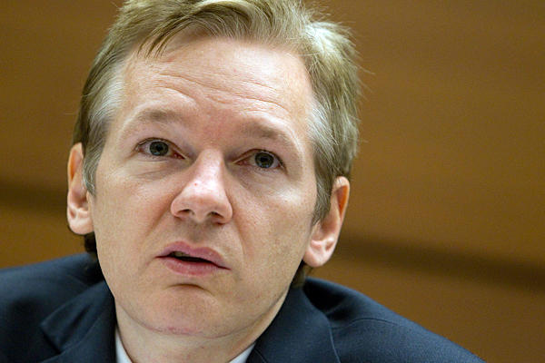 Fondatorul WikiLeaks, eliberat pe cauţiune