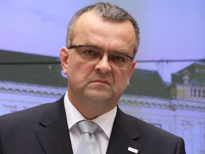 Ministrul ceh de finanţe l-a luat la palme pe un tânăr care-l critica