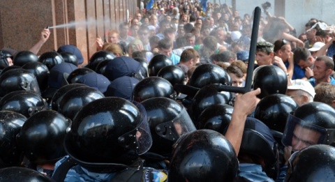 Manifestanţii antiguvernamentali au ocupat Primăria din Kiev; peste o sută de poliţişti răniţi