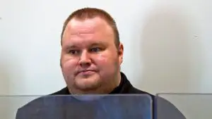 Fondatorul Megaupload.com rămâne în arest