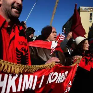 Kosovo începe negocierile cu Serbia, sub medierea UE