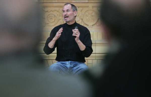 Steve Jobs a proiectat iPhone 5 şi iPhone 6 înainte de a deceda